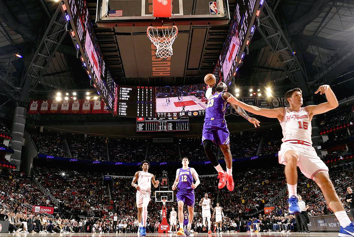 41岁詹姆斯率湖人双杀火箭 用6记扣篮打脸所有质