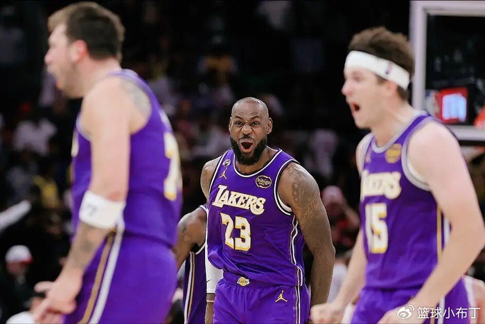 41岁詹姆斯率湖人双杀火箭 用6记扣篮打脸所有质