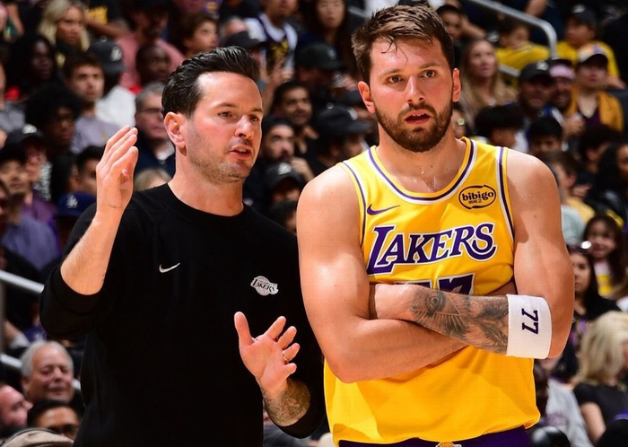 卢卡盛赞雷迪克执教能力 队内氛围积极备战新赛