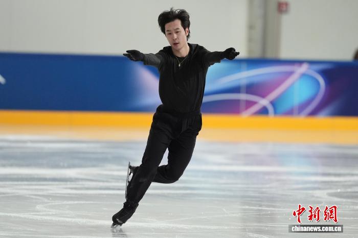米兰冬奥会花样滑冰公开训练现场直击：全球选