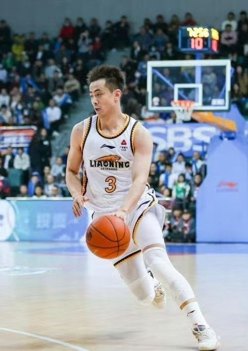 辽宁vs北京鏖战90分钟 北京力克劲旅登顶联赛第四