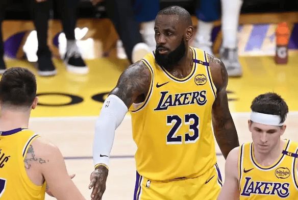 湖人四战惨败雷霆 教练决策失误成崩盘主因