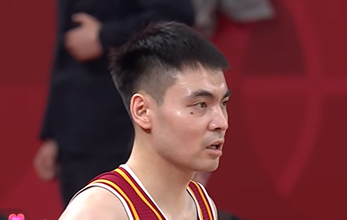 广厦主帅王博因质疑判罚被驱逐 比赛提前结束